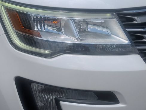 Used 2017 Ford Explorer Limited FWD image 4