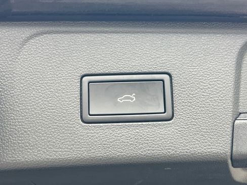 Certified 2026 Volkswagen Atlas SE image 19