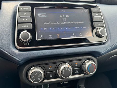 Used 2025 Nissan Versa SV FWD image 18