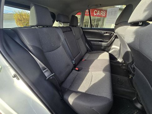 Used 2020 Toyota RAV4 XLE image 18