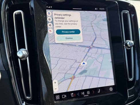 Certified 2025 Volvo XC40 B5 Plus image 22