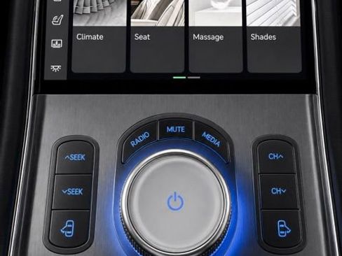 Used 2023 Genesis G90 3.5T AWD/4WD image 23