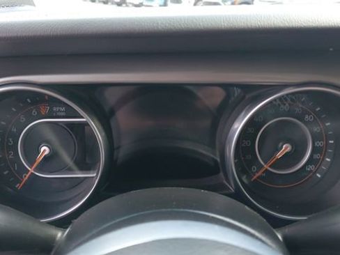 Used 2020 Jeep Wrangler Unlimited Sahara AWD/4WD image 16