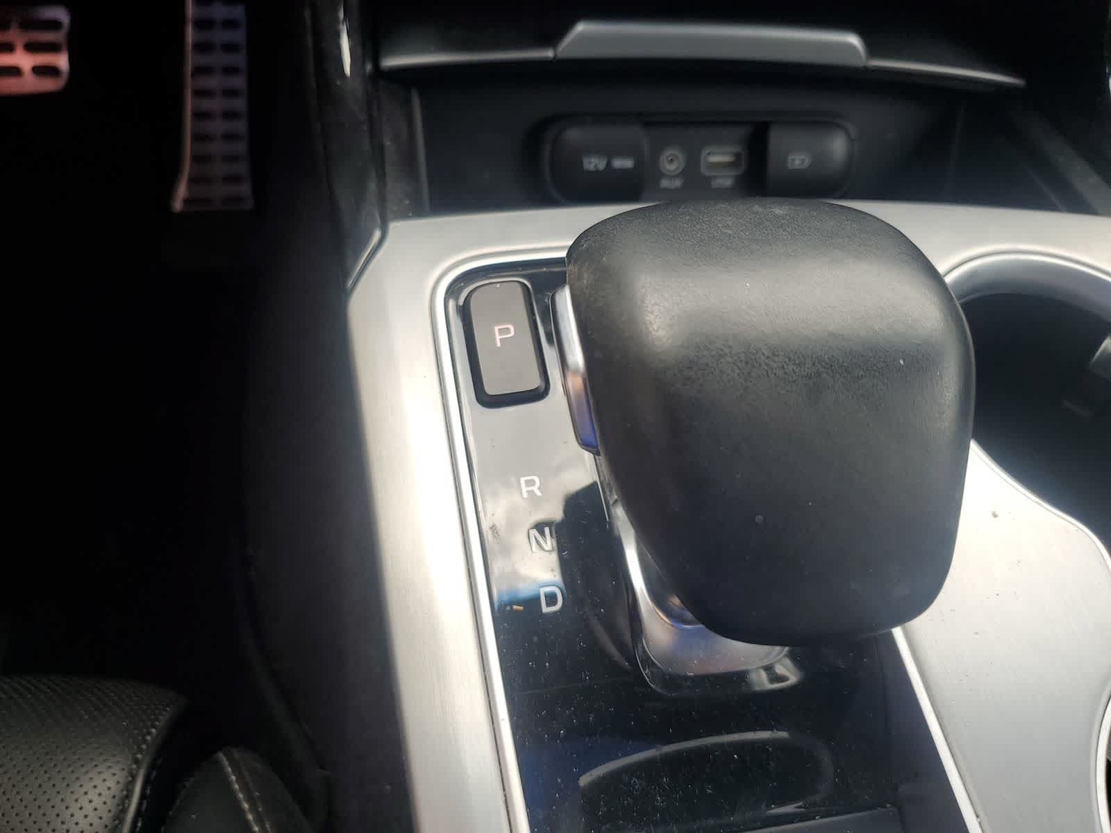 Used 2018 Kia Stinger GT2 AWD/4WD image 16