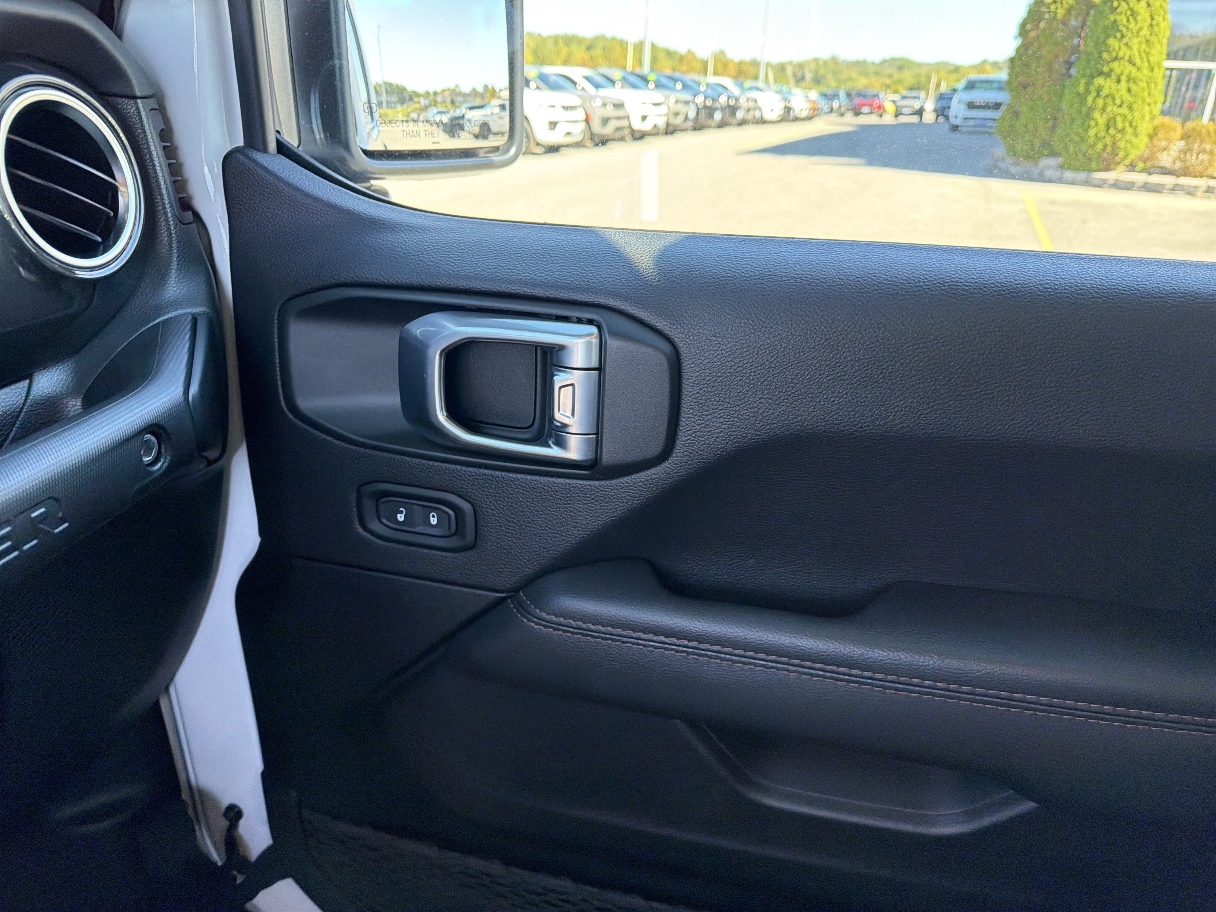 Used 2023 Jeep Wrangler Unlimited Rubicon 392 AWD/4WD image 25