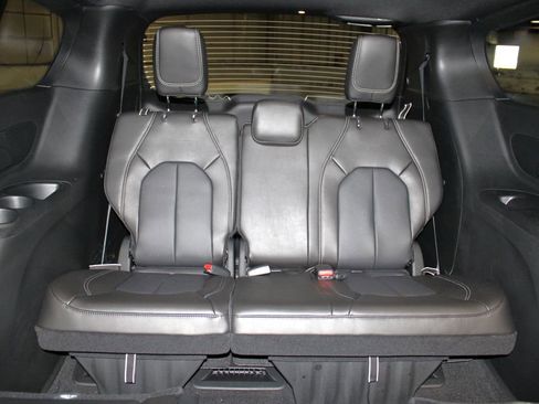 New 2026 Chrysler Pacifica Select w/ S Appearance Package image 29