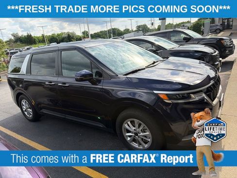 Used 2024 Kia Carnival LX FWD image 3
