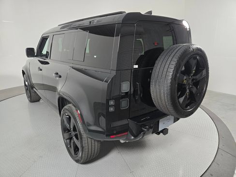 New 2026 Land Rover Defender 110 X-Dynamic SE AWD/4WD image 17