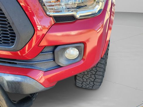 Used 2017 Toyota Tacoma SR5 w/ Tow Package image 8