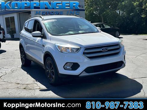 Used 2018 Ford Escape SE image 1