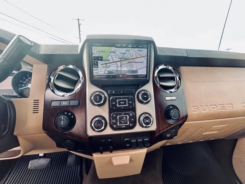 Used 2013 Ford F250 Lariat w/ Lariat Ultimate Pkg image 11