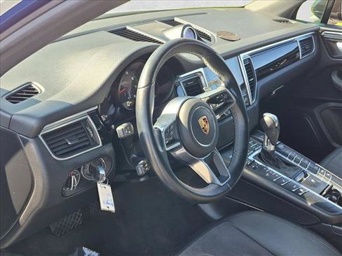 Used 2018 Porsche Macan AWD/4WD image 10