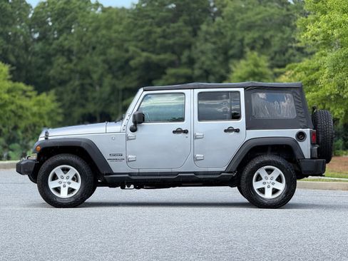 Used 2016 Jeep Wrangler Unlimited Sport w/ Quick Order Package 24S AWD/4WD image 9