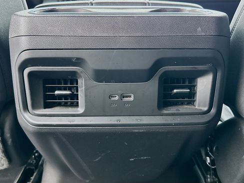 Used 2024 Chevrolet Silverado 1500 LT Trail Boss w/ LT Trail Boss Premium Package AWD/4WD image 17