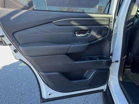 New 2026 Honda Pilot Touring image 18