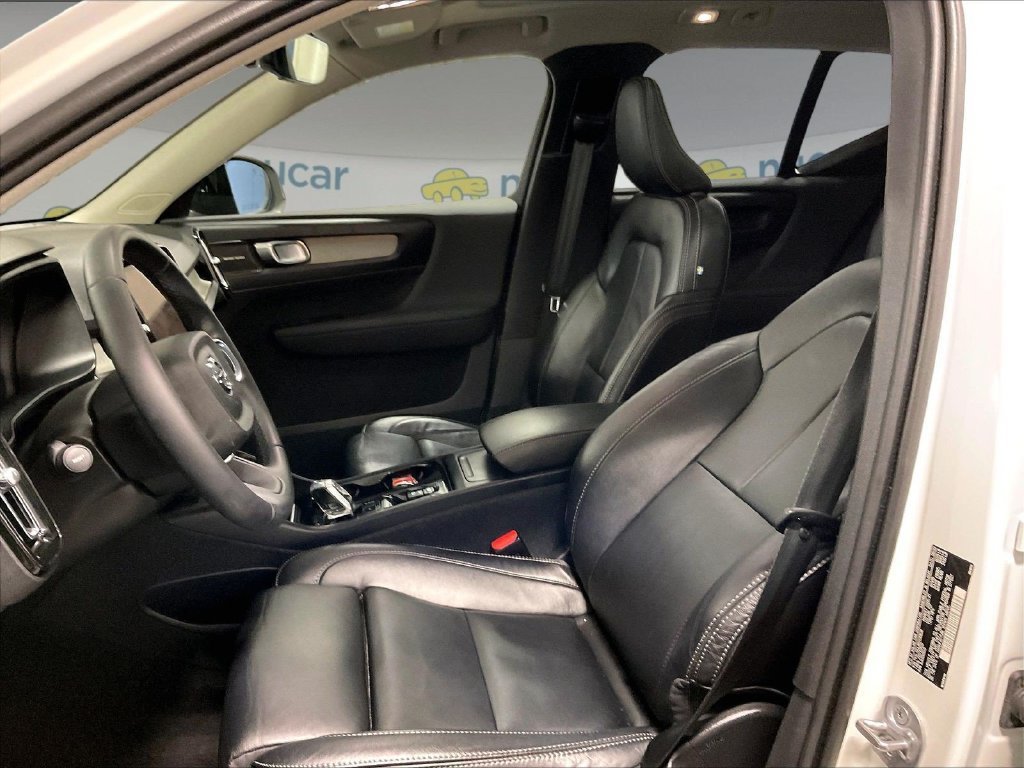 Used 2024 Volvo XC40 B5 Plus w/ Protection Package Premier AWD/4WD image 10