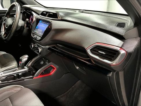 Used 2023 Chevrolet TrailBlazer RS w/ Sun and Liftgate Package image 19