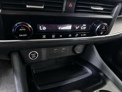 Used 2023 Nissan Rogue SV AWD/4WD image 17