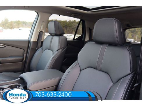 New 2025 Honda Pilot Touring image 23