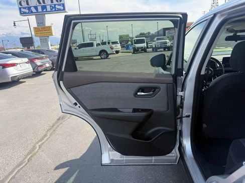 Used 2023 Nissan Rogue SV AWD/4WD image 21