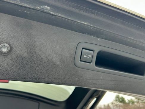 Used 2021 Toyota Highlander XLE image 52