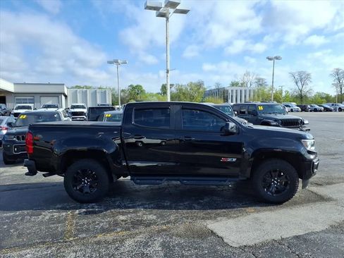 Used 2022 Chevrolet Colorado Z71 w/ Z71 Midnight Edition image 2