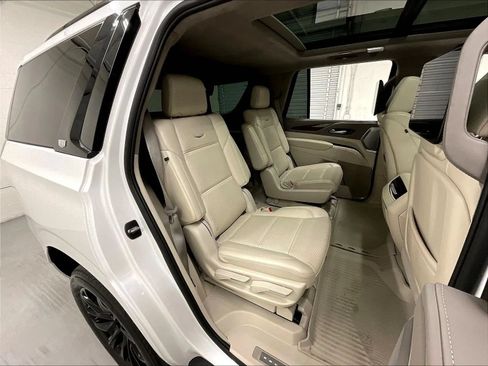Used 2024 Cadillac Escalade Sport Platinum w/ LPO, ONYX Package AWD/4WD image 16