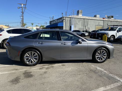 Used 2023 Toyota Mirai w/ Advanced Technology Package RWD image 9