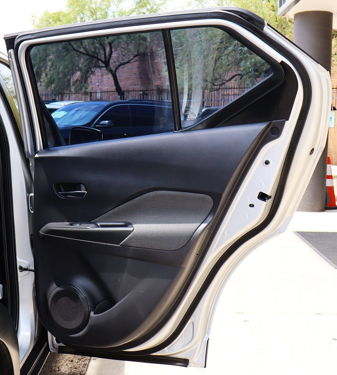 Used 2018 Nissan Kicks SV FWD image 26