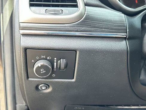 Used 2020 Jeep Grand Cherokee Limited w/ Luxury Group II RWD image 23
