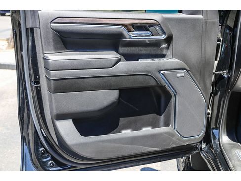 Used 2024 Chevrolet Silverado 1500 LT Trail Boss w/ LT Trail Boss Premium Package AWD/4WD image 19