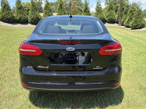Used 2016 Ford Focus SE FWD image 3