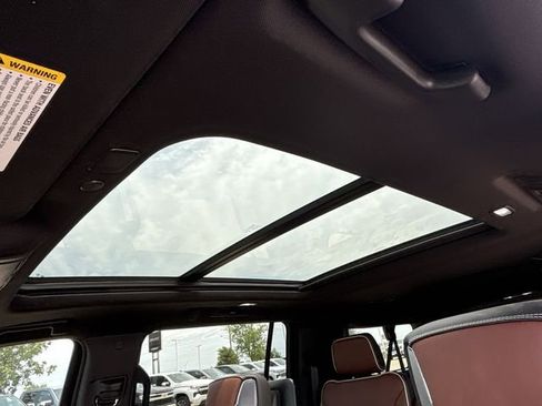 Used 2023 GMC Yukon XL Denali Ultimate AWD/4WD image 24