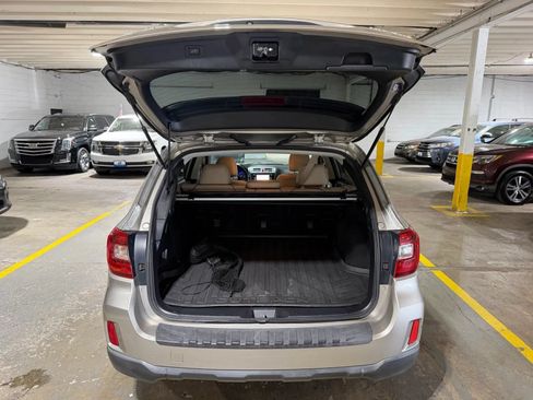 Used 2015 Subaru Outback 3.6R Limited AWD/4WD image 7
