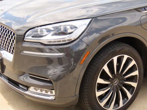 Used 2023 Lincoln Aviator Black Label Grand Touring w/ Class IV Trailer Tow Package image 3