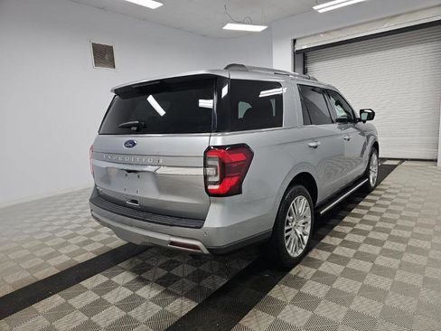 Used 2024 Ford Expedition Limited AWD/4WD image 2