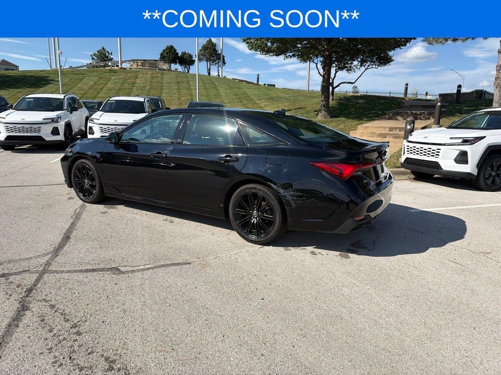 Used 2022 Toyota Avalon XSE FWD image 10