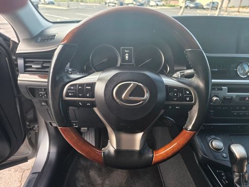 Used 2018 Lexus ES 350 w/ Navigation System Package FWD image 19