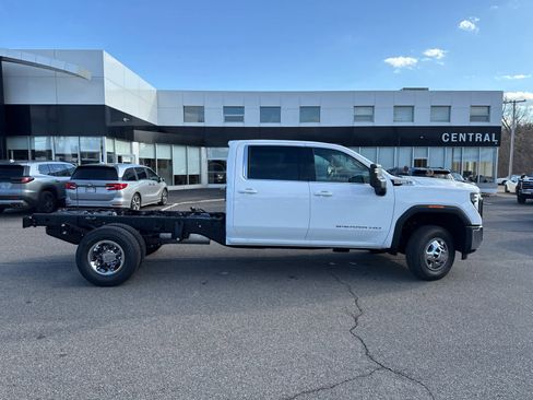 New 2026 GMC Sierra 3500 SLE w/ SLE Convenience Package image 8