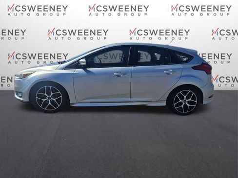 Used 2015 Ford Focus SE w/ SE Sport Package image 2