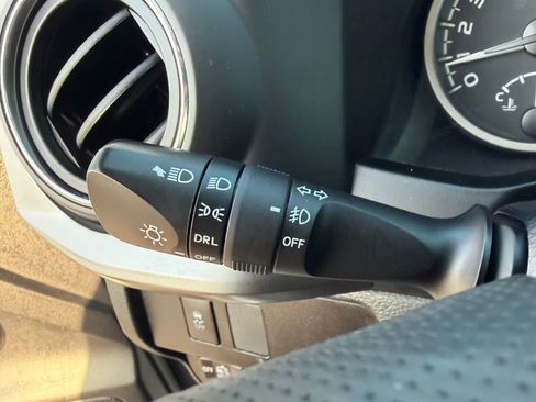 Used 2020 Toyota Tacoma SR5 RWD image 26