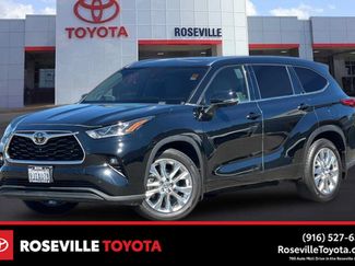 Used 2023 Toyota Highlander Limited AWD/4WD video 1