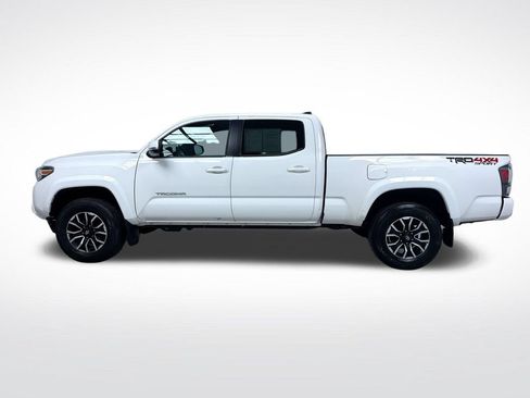 Certified 2022 Toyota Tacoma TRD Sport w/ Technology Package AWD/4WD image 12