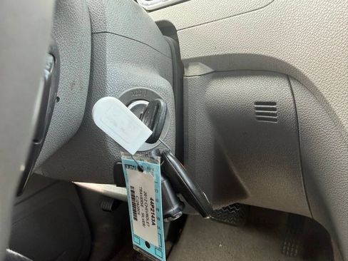 Used 2012 Chevrolet Traverse LS FWD image 25