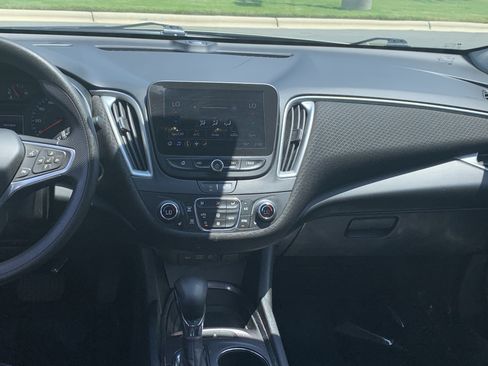 Used 2023 Chevrolet Malibu LT FWD image 31
