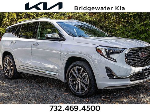Used 2020 GMC Terrain Denali image 1