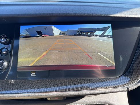 Used 2023 Buick Envision Essence image 25