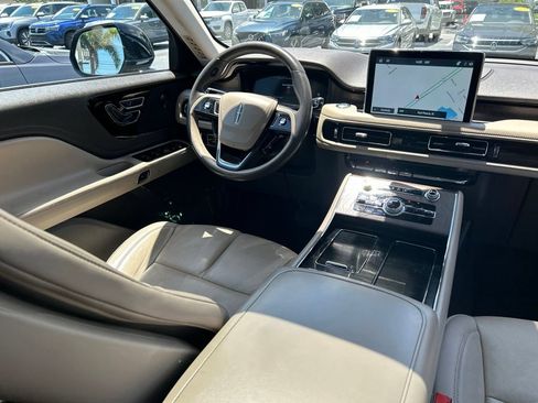 Used 2023 Lincoln Aviator Reserve w/ Equipment Group 201A AWD/4WD image 9