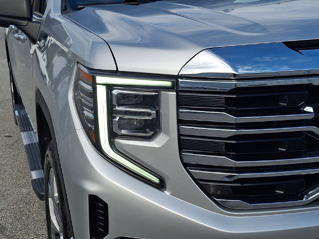 Used 2022 GMC Sierra 1500 SLT w/ SLT Premium Plus Package AWD/4WD image 9