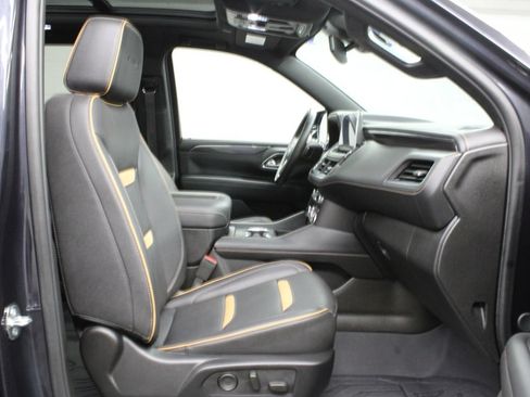 Used 2024 GMC Yukon XL AT4 w/ AT4 Premium Plus Package AWD/4WD image 40